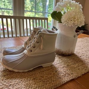 Women’s Sperry duck/rain boots
